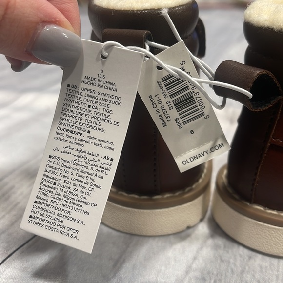 Old navy toddler boots size 6 - Picture 5 of 5